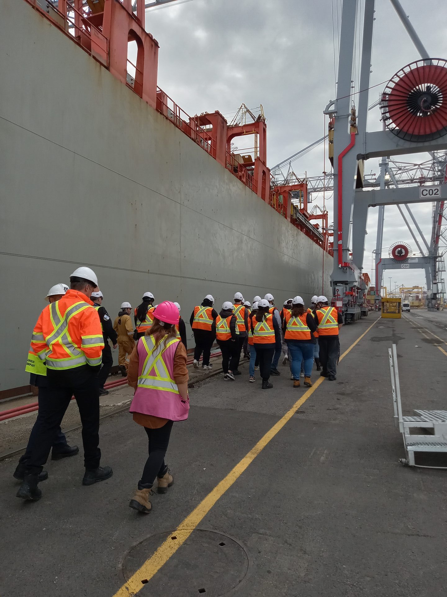 Visite des étudiants en Gestion des opérations et de la chaîne logistique au Port de Montréal