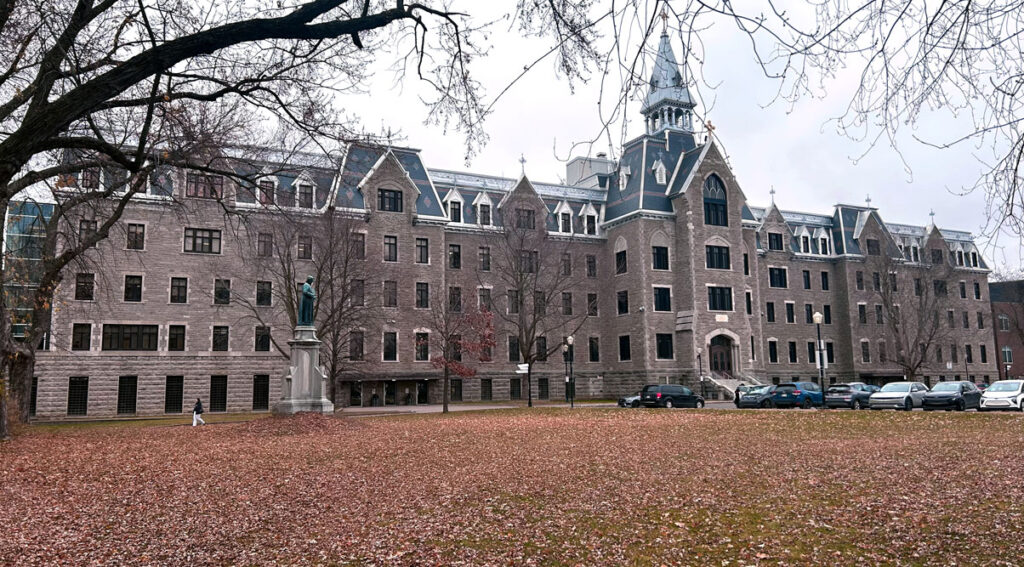 Collège Lionel-Groulx, entrée St-Louis A24